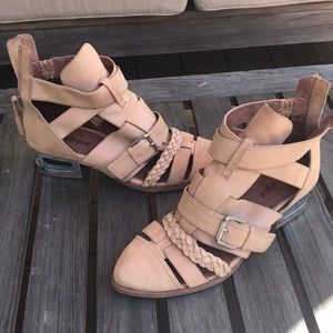 Jeffrey Campbell Size 8 Levelup